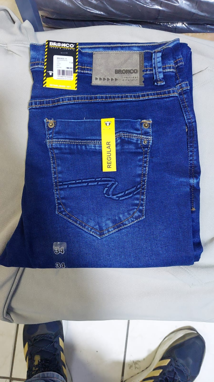 Pantalón bronco modelo Gustavo